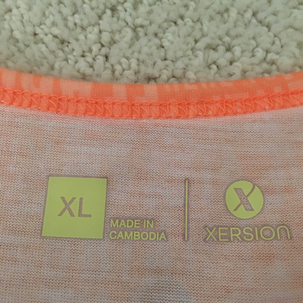 Xersion women’s XL active wear tank - Picture 5 of 5